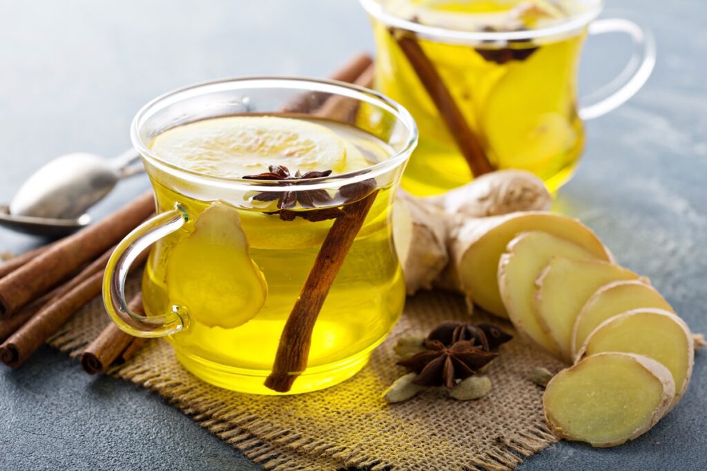 cha-de-gengibre:-conheca-os-beneficios-e-como-potencializar-bebida