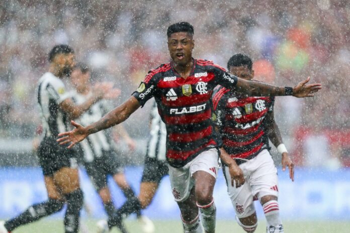 bruno-henrique-da-show,-flamengo-bate-botafogo-e-conquista-supercopa
