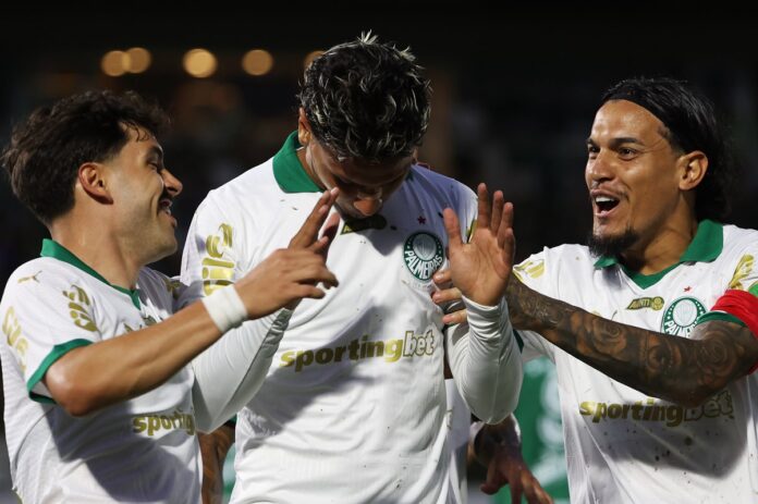 antes-de-jogo-com-agua-santa-no-df,-palmeiras-goleia-guarani
