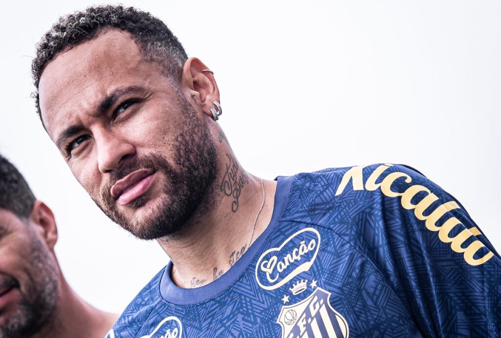 santos-ve-redes-sociais-e-socios-dispararem-apos-anuncio-de-neymar