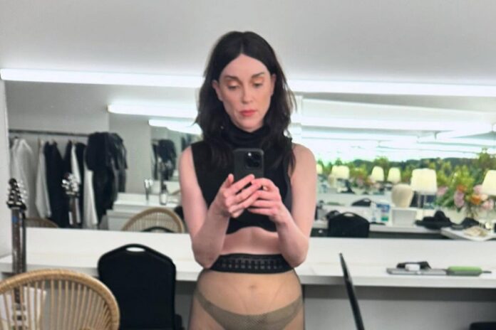 ex-de-kristen-stewart-surpreende-ao-revelar-casamento-e-maternidade