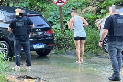 mulher-e-presa-por-perseguir-dentista-e-namorada-por-anos-em-sc