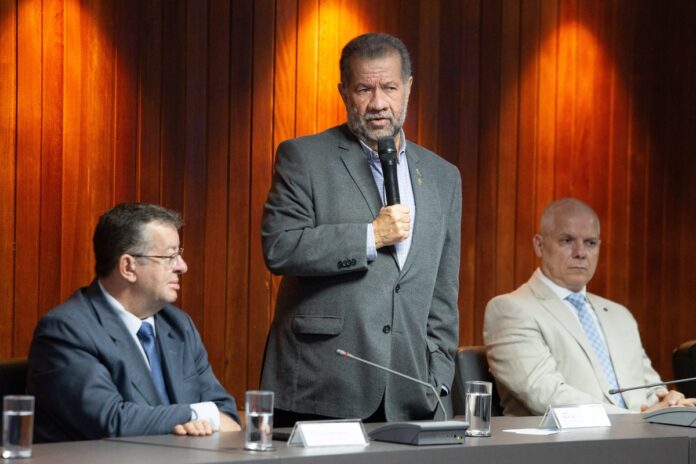 em-um-mes,-governo-faz-duas-mudancas-no-emprestimo-consignado-do-inss
