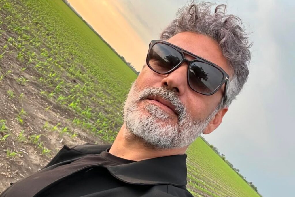 caner-cindoruk:-george-clooney-da-turquia-seduz-o-publico-em-‘forca-de-mulher’