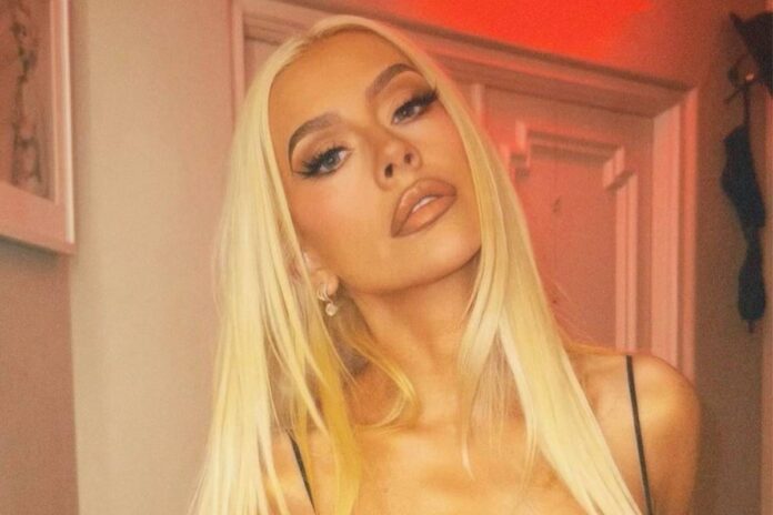 no-rj,-christina-aguilera-sofre-assedio-enquanto-atendia-fas