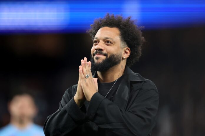 aposentado,-marcelo-e-homenageado-antes-de-jogo-do-real-madrid