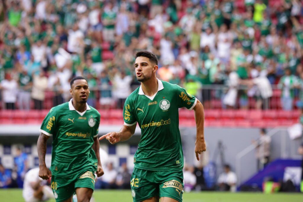 video:-de-cobertura,-flaco-lopez-marca-para-o-palmeiras-no-df