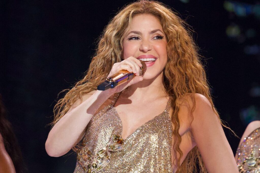 shakira-se-declara-ao-brasil-no-‘domingao’-e-se-emociona