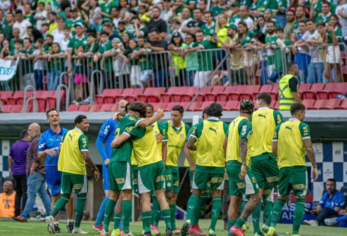 torcedores-de-agua-santa-e-palmeiras-animam-jogao-na-arena-brb