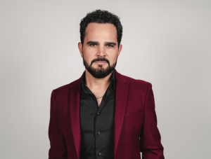 luciano-camargo-faz-mencao-a-alianca-e-emociona-fas-ao-falar-sobre-saudade-da-esposa