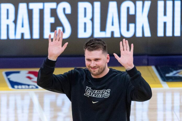 lakers-ira-distribuir-camisas-com-o-nome-de-doncic-em-sua-estreia