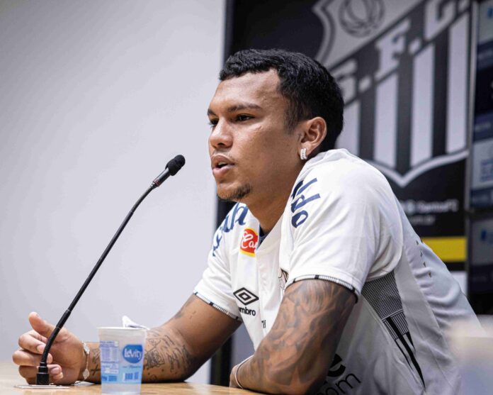 depois-da-volta-de-neymar,-gabriel-e-anunciado-no-santos.-veja-fotos