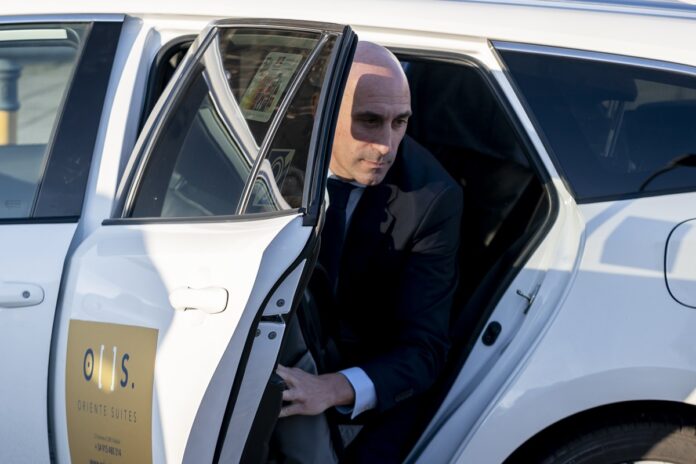 promotora-afirma-que-beijo-de-rubiales-em-hermoso-nao-foi-consentido