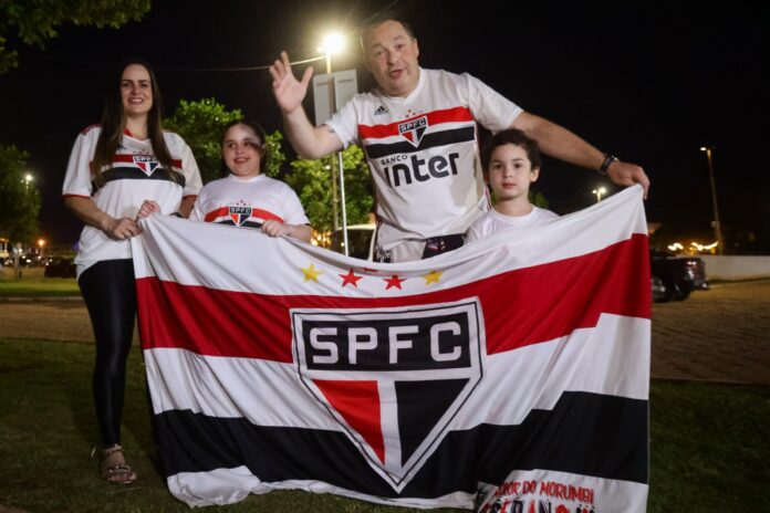 torcedores-chegam-para-acompanhar-sao-paulo-e-velo-clube-em-brasilia