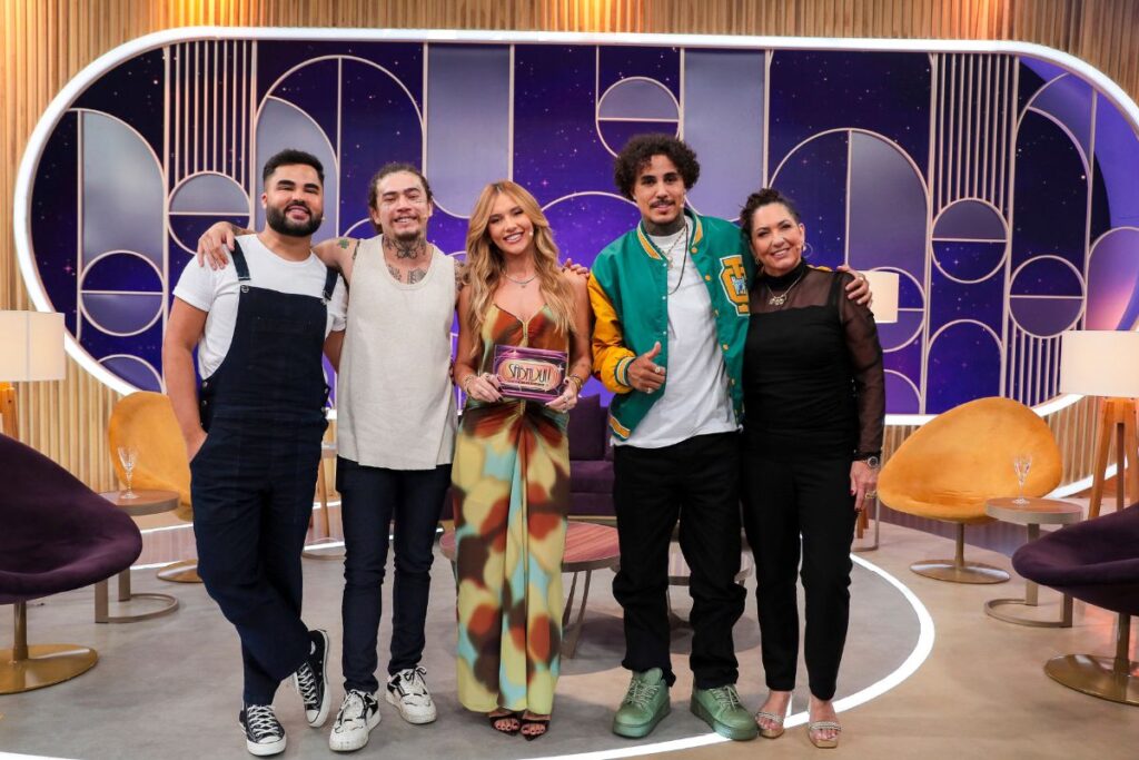 whindersson-nunes-e-mc-livinho-se-divertem-com-virginia-fonseca