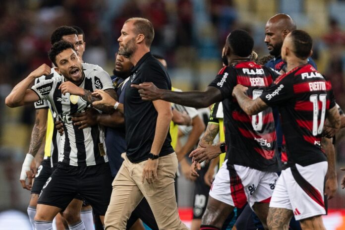 arbitro-e-jogadores-de-botafogo-e-flamengo-sao-suspensos-apos-confusao