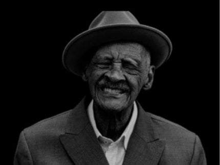 morre-aos-94-anos,-seo-carlao,-fundador-da-unidos-do-peruche-e-tema-da-escola-neste-ano
