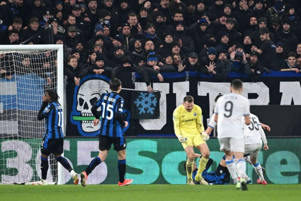 video:-atacante-da-atalanta-perde-penalti-e-enfurece-treinador