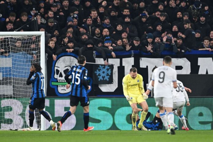 video:-atacante-da-atalanta-perde-penalti-e-enfurece-treinador