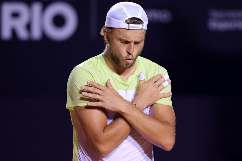 apos-titulo-na-argentina,-joao-fonseca-e-eliminado-no-rio-open