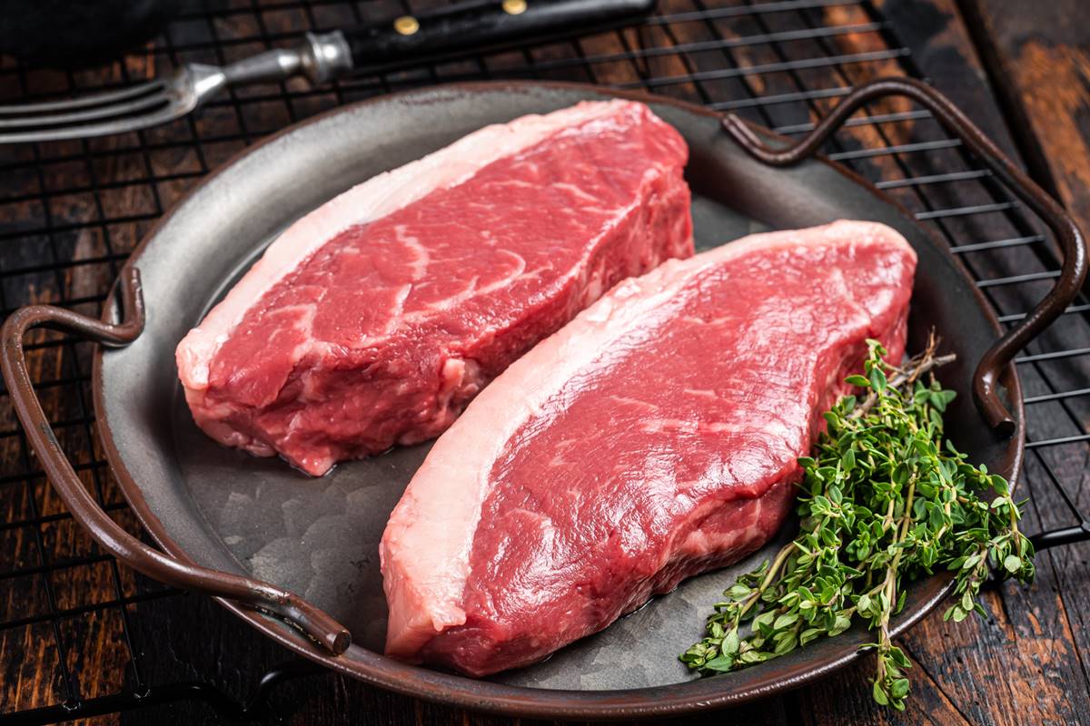 dieta-carnivora:-por-que-comer-so-produtos-de-origem-animal-e-um-risco