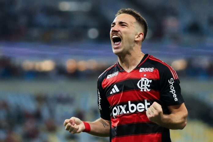 video:-zico-invade-coletiva-no-flamengo-e-surpreende-zagueiro