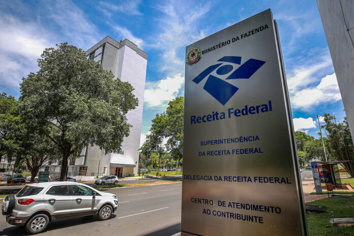 servidores-da-receita-enfrentam-haddad-e-colocam-arrecadacao-em-risco