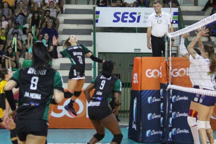 brasilia-volei-sofre-derrota-para-o-barueri-em-casa-pela-superliga