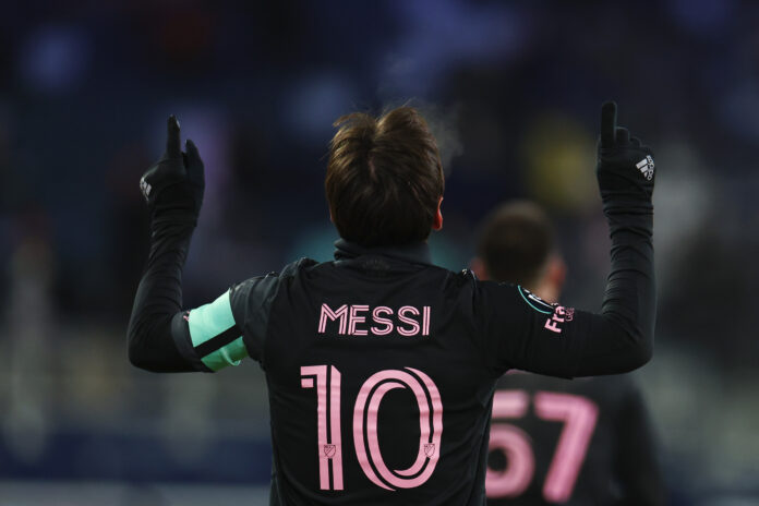 arbitro-sera-punido-apos-pedir-camisa-e-autografo-de-messi