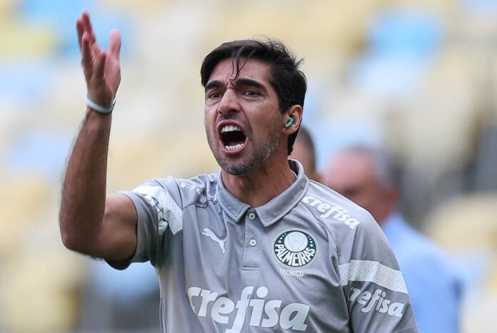 saiba-quais-gramados-abel-ferreira-criticou-em-coletiva