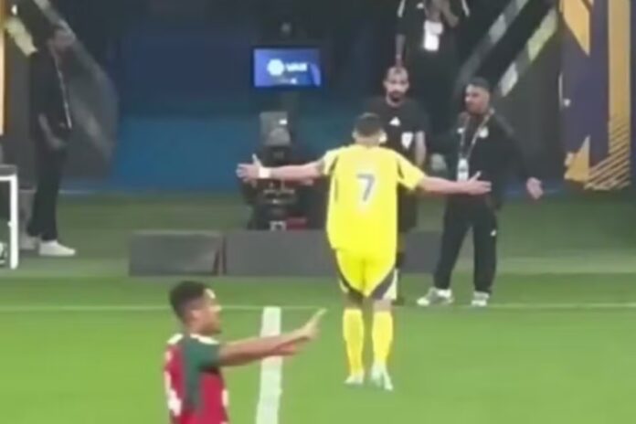 video:-cristiano-ronaldo-da-chilique-em-campo-apos-expulsao-de-colega