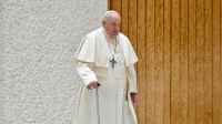 papa-francisco-teve-noite-tranquila-e-de-repouso,-diz-vaticano