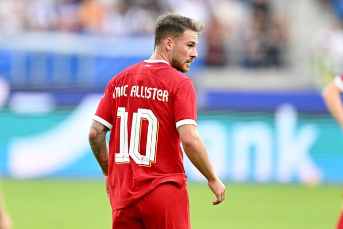 jogador-do-liverpool-posta-foto-com-olho-roxo-apos-levar-chute.-veja