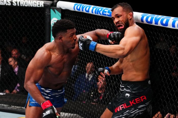 cenas-fortes:-lutador-do-ufc-tem-corte-profundo-no-pe-durante-luta