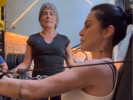 malhacao-em-dose-dupla!-cleo-posta-video-na-academia-com-a-mae,-gloria-pires