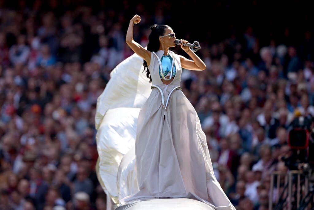katy-perry-fara-parte-de-missao-espacial-composta-apenas-por-mulheres
