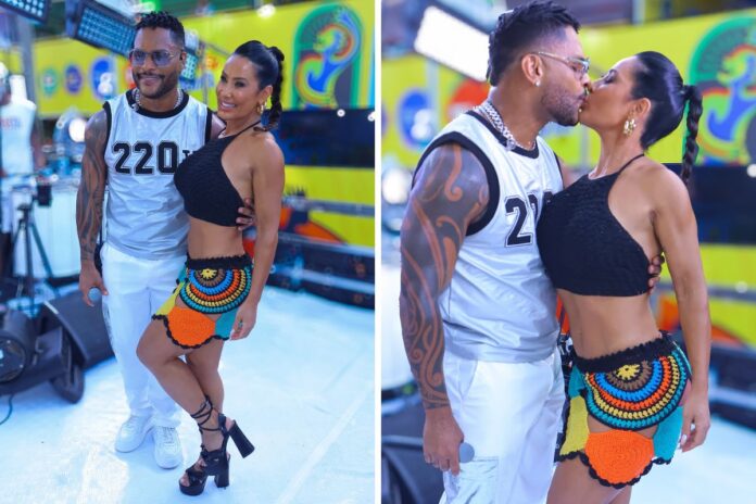tony-salles-ganha-carinho-de-scheila-carvalho-nos-bastidores
