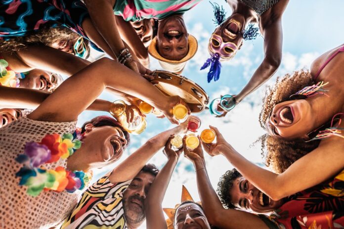 alcool-no-carnaval:-qual-bebida-e-a-menos-pior?-pode-misturar?
