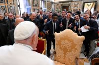 apos-complicacao,-papa-francisco-teve-uma-noite-tranquila,-diz-vaticano