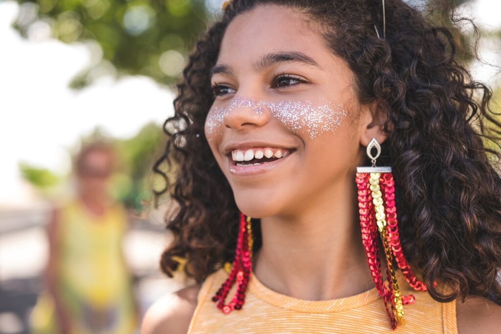 microplasticos-e-metais:-conheca-o-lado-nem-tao-cintilante-do-glitter