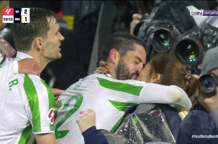 video:-isco-marca-gol-contra-real-e-comemora-com-beijo-em-esposa