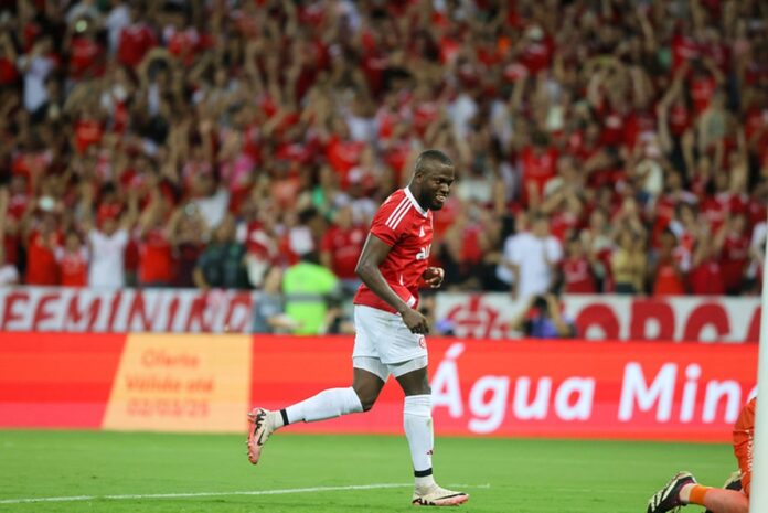 gauchao:-internacional-bate-caxias-e-enfrenta-o-gremio-na-final