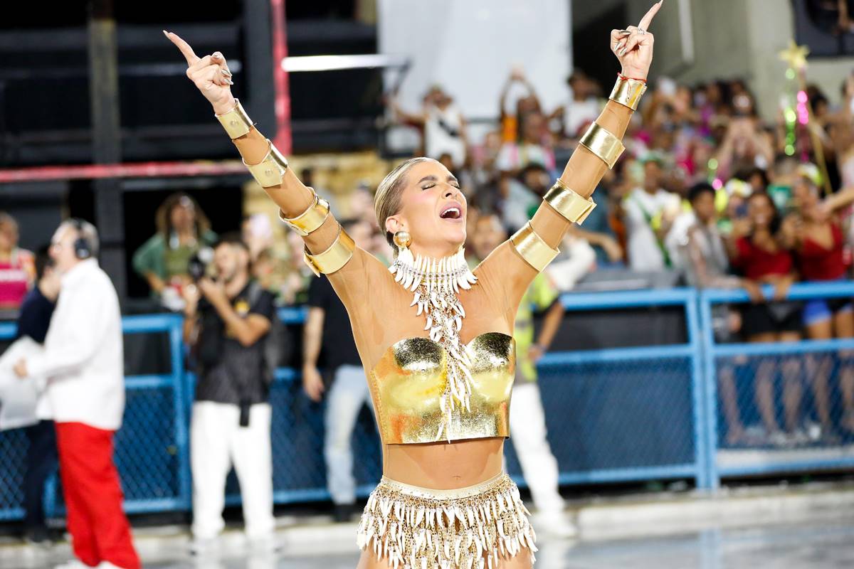 video:-lore-improta-escorrega-e-leva-tombo-durante-desfile-no-rio