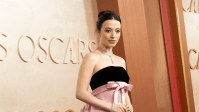 fernanda-torres-parabeniza-mikey-madison-por-oscar-de-melhor-atriz;-veja