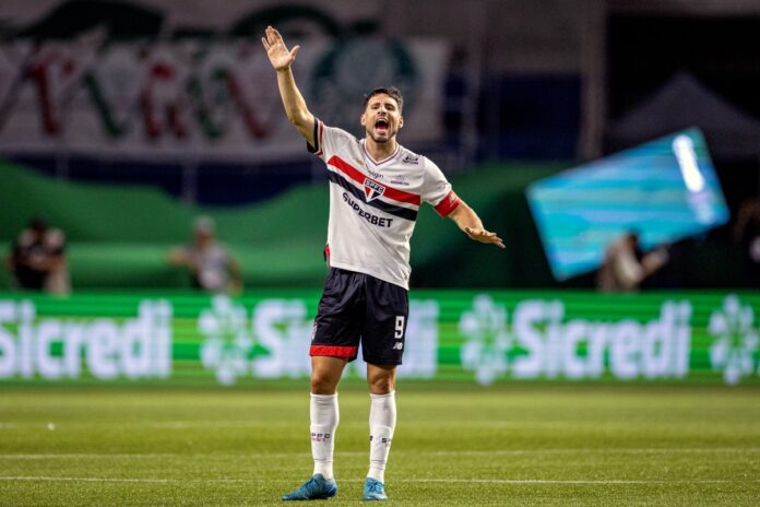 video:-calleri-marca-e-sao-paulo-avanca-para-semi-do-paulistao