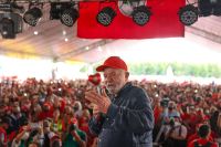 futura-ministra,-gleisi-hoffmann-celebra-vitoria-de-“ainda-estou-aqui”