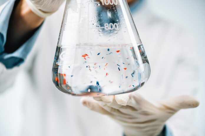 microplasticos-encontrados-em-cerebro-humano-estao-ligados-a-demencia