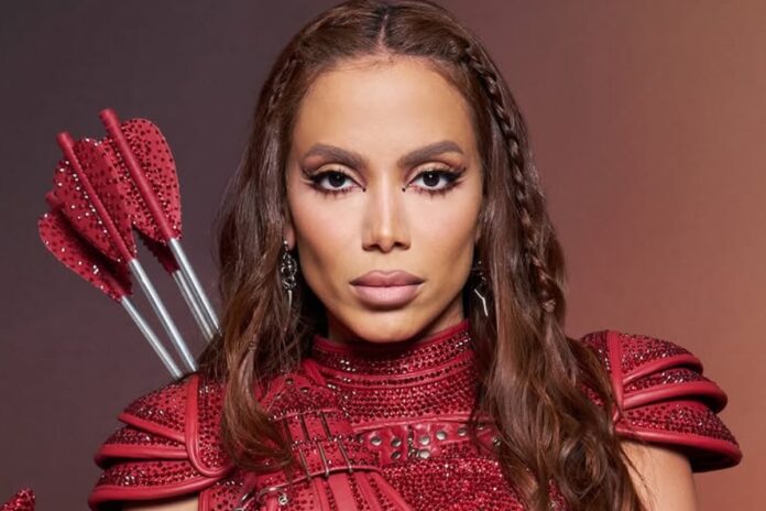 novo-affair?-anitta-ganha-beijinho-no-pescoco-na-sapucai;-fotos