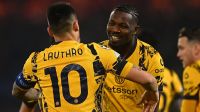 com-gol-de-raphinha,-barcelona-vence-o-benfica-na-champions-league