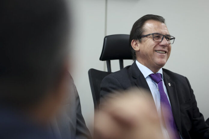 fgts-liberado:-ministro-do-trabalho-alerta-populacao-para-economizar